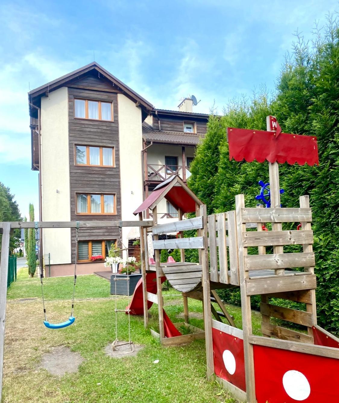 Old Tree Village & Restaurant Освиенцим Екстериор снимка