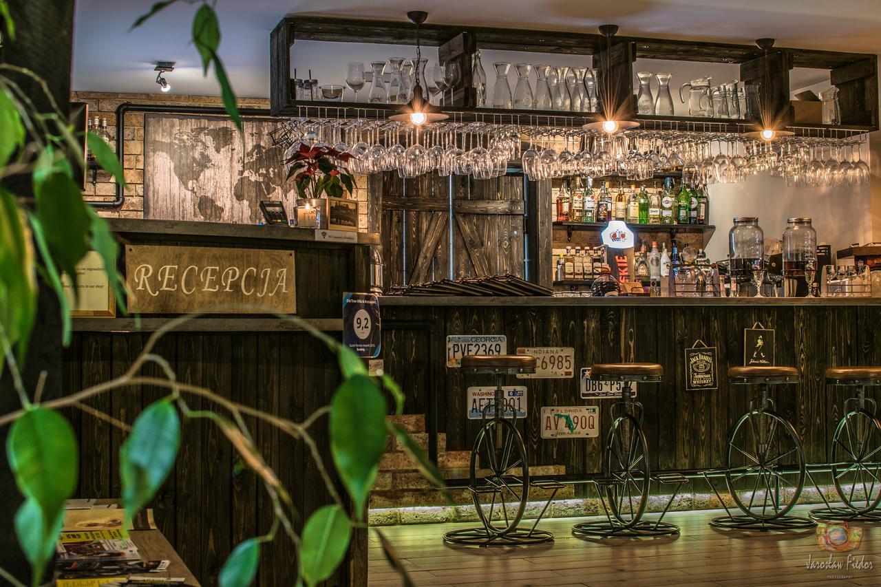 Old Tree Village & Restaurant Освиенцим Екстериор снимка
